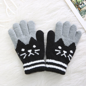 Children's gloves with cat pattern