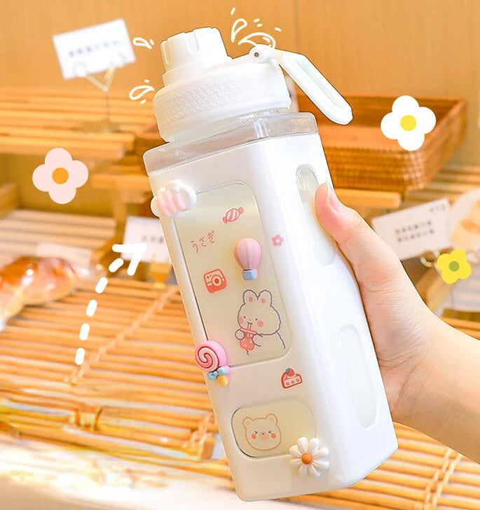 Bouteille d'eau mignonne de 700 ml pour filles avec couvercle et paille